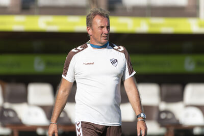 El "Calamar" se quedó sin DT: renunció Claudio Spontón tras la derrota frente a Newells