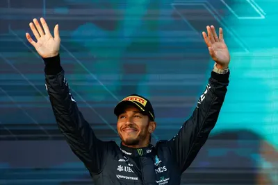 ¿Bombazo en la Fórmula 1? La suculenta oferta que habría recibido Hamilton para llegar a Ferrari