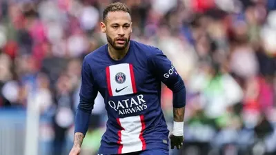 Neymar confirmó que continuará en PSG