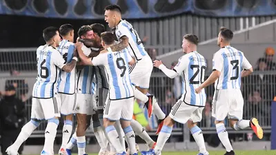 Hoy Argentina enfrenta a Perú y busca extender su puntaje perfecto