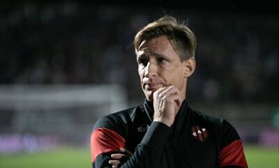 Facundo Sava dejó de ser el entrenador de Huracán a una semana del clásico con San Lorenzo