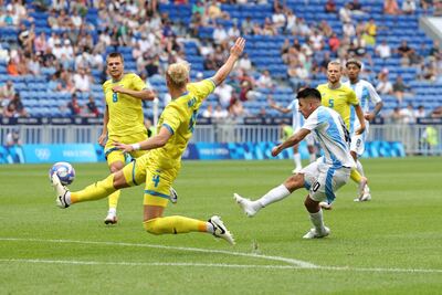 Argentina le ganó a Ucrania por 2-0 y se enfrentará a Francia en los cuartos de final de los Juegos Olímpicos
