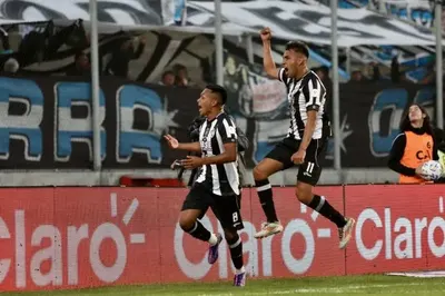 Copa Argentina: Central Córdoba se lo dio vuelta a Huracán y es finalista