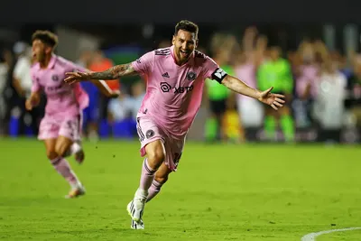 Messi marcó dos goles para clasificar al Inter Miami a semifinales de la Concachampions