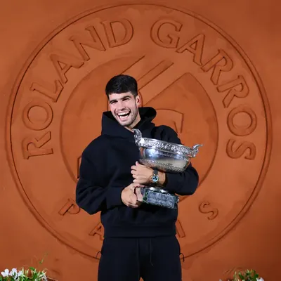 Carlos Alcaraz derrotó a Jannik Sinner en la final más larga de la historia de Roland Garros