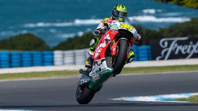 Ganó la sprint del Moto GP y se cayó haciendo wheelie en la celebración