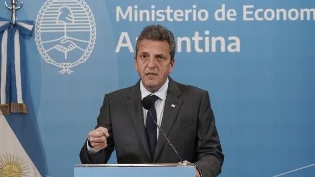 Massa anunció un refuerzo adicional de $15.000 por tres meses para jubilados y pensionados