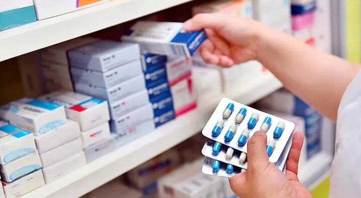 Los medicamentos de venta libre podrán exhibirse en las góndolas de las farmacias