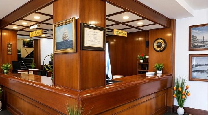 Mar del Plata: Cierran dos hoteles y una farmacia histórica con 177 despidos