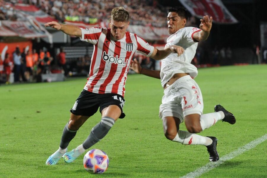 Estudiantes ganó con el último aliento