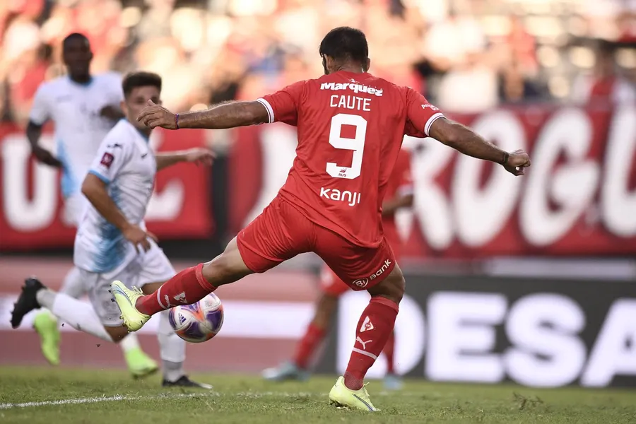 Independiente venció 3-0 a Ciudad de Bolívar por Copa Argentina