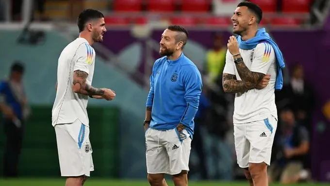 La revelación de Leandro Paredes sobre la relación con el Papu Gómez en la Selección