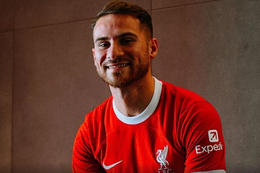 Alexis Mac Allister fichó para el Liverpool y el club lo recibió con un emotivo video