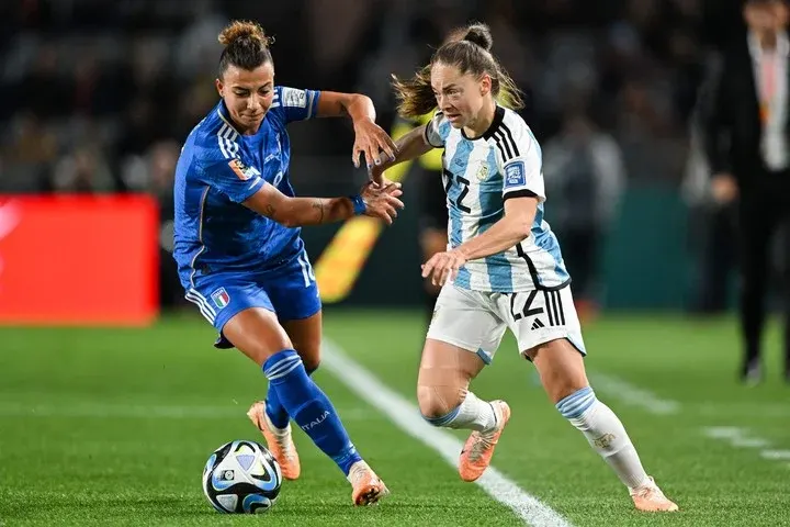 Banini, tras la derrota de Argentina ante Italia en el Mundial femenino: "Con el corazón vamos a tratar de sacar esos tres pu