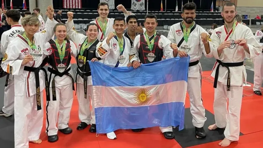 El seleccionado argentino de songahm se consagró campeón del mundo en Taekwondo