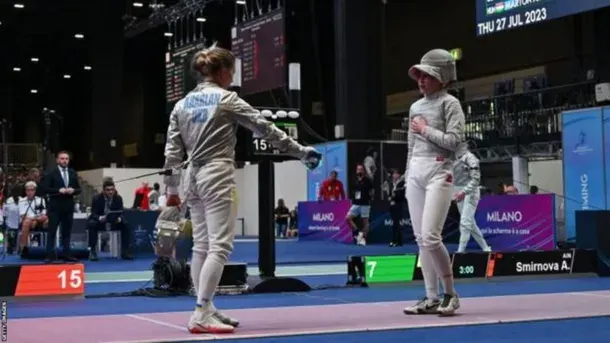 Una esgrimista ucraniana fue descalificada por no saludar a su rival rusa
