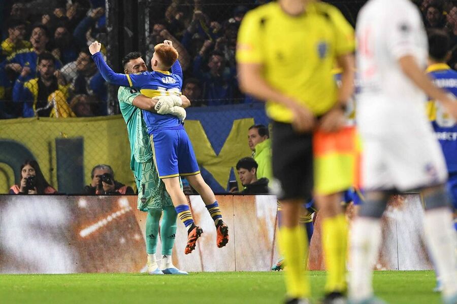 Boca le ganó por penales a Nacional y clasificó a los cuartos de final de la Copa Libertadores