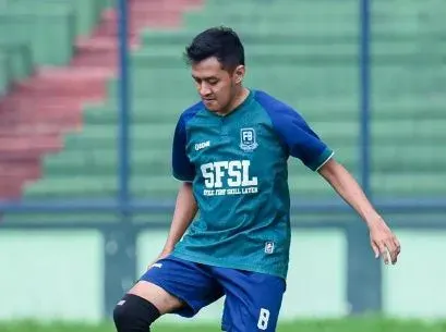 Tragedia en Indonesia: un futbolista murió tras ser alcanzado por un rayo