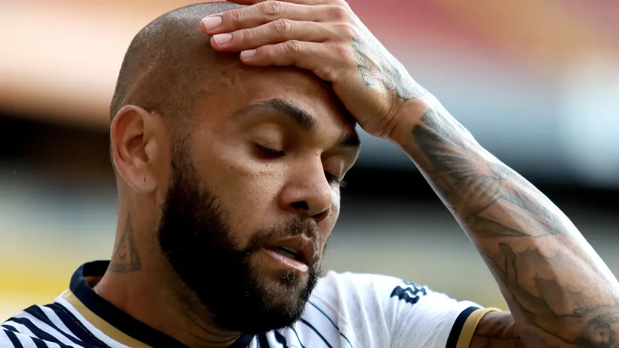 La contundente medida que tomó el Barcelona tras la condena por violación de Dani Alves
