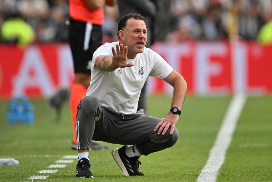Gabriel Milito fue despedido como DT de Atlético Mineiro